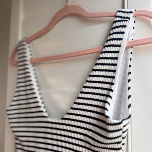 Lulu's Striped Ribbed Scoop Bodysuit in Black & Cream size Small - Picture 3 of 12